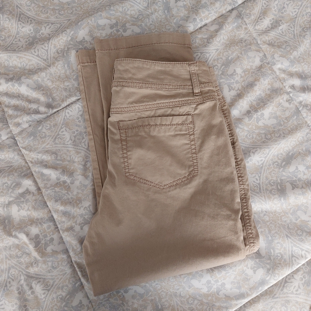 Women's Capri Pants, Khaki, Size 5/6 - Picture 9 of 12